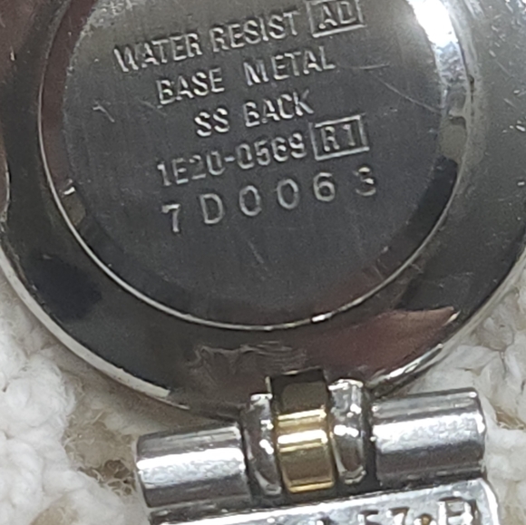 Vintage Rare SEIKO Watch with Two Tone & Roman Numerals - Picture 4 of 10